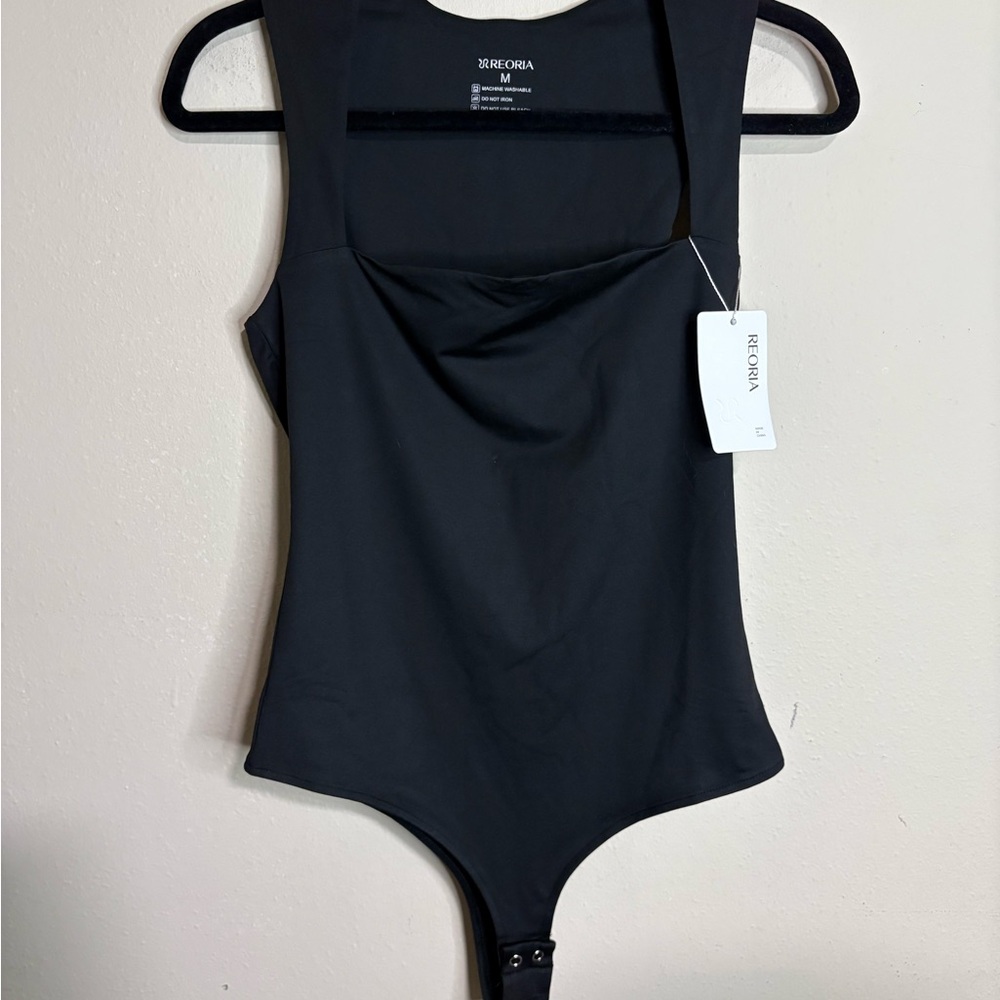 Elegant Black Slimming Bodysuit - Modern Square Neck - Mediu, Thong Bottom